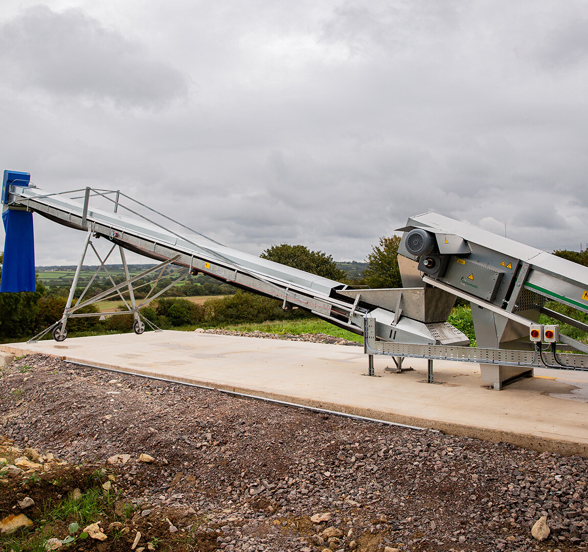 inclined manure booster conveyor outdoor installation